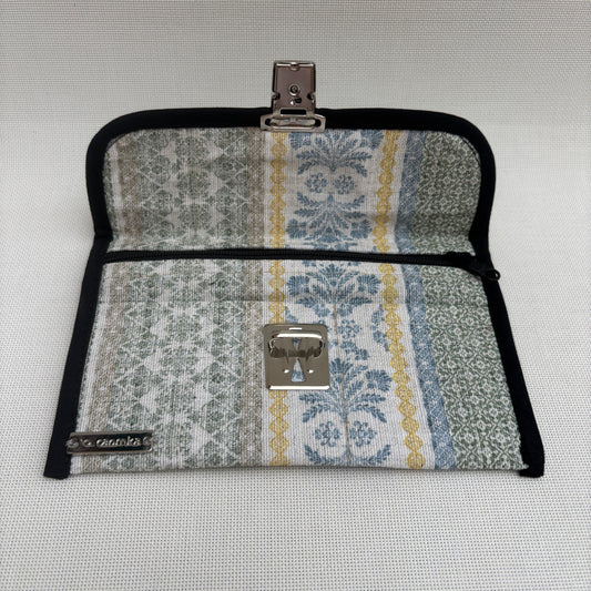 Monedero Plano CAOMKA · Pieza Única Núm. 17990