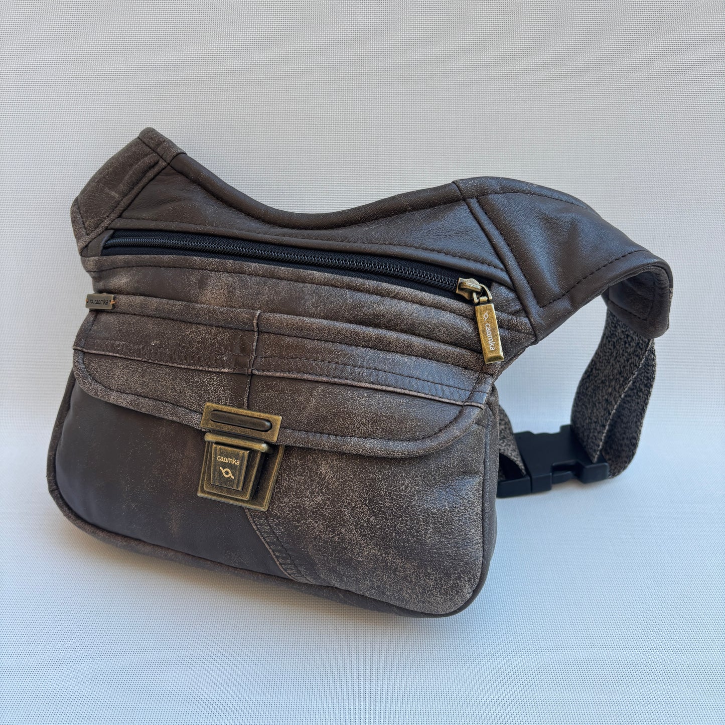Riñonera de polipiel "Special ♻️ Recycled ♻️ · Pieza Única Núm. 17302
