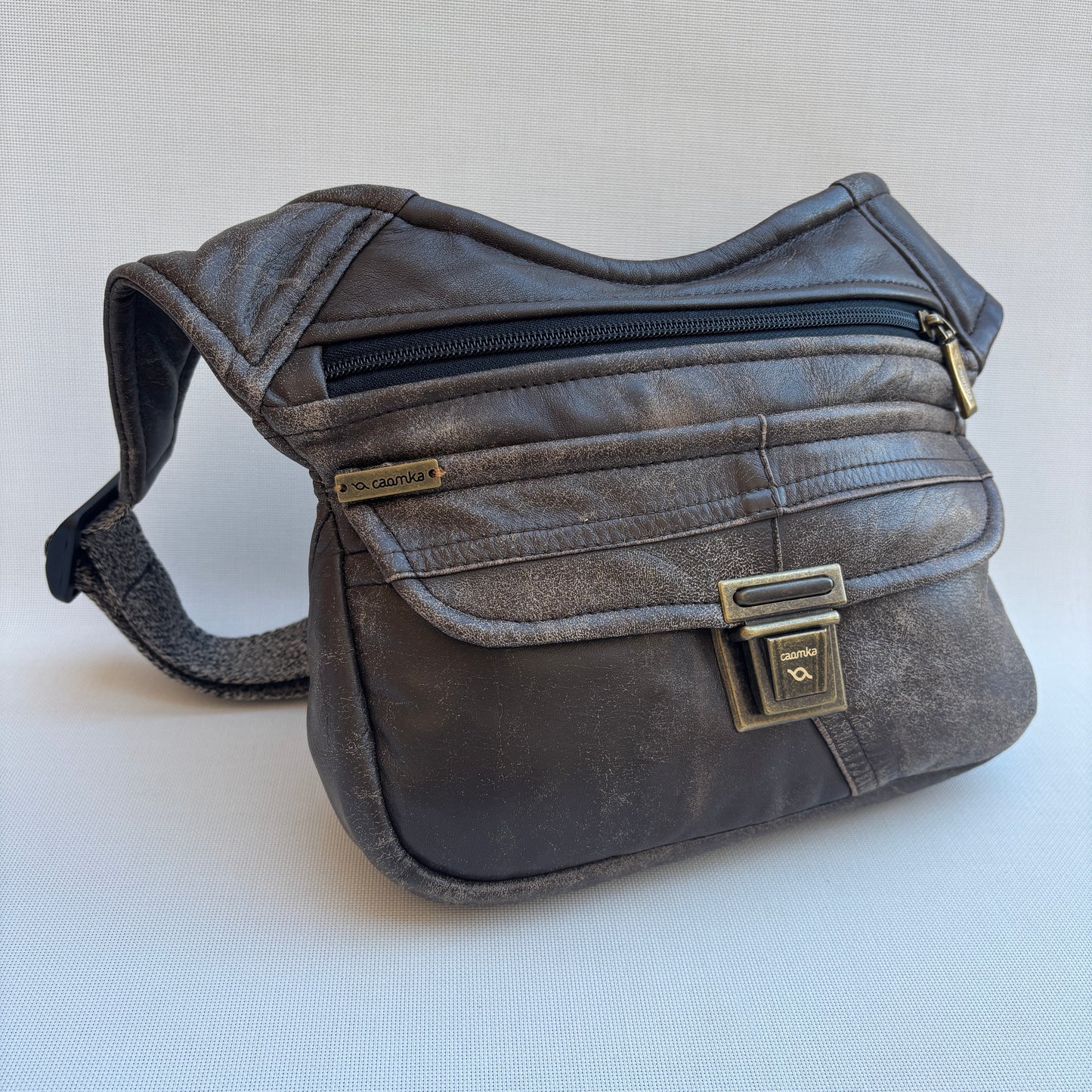 Riñonera de polipiel "Special ♻️ Recycled ♻️ · Pieza Única Núm. 17302