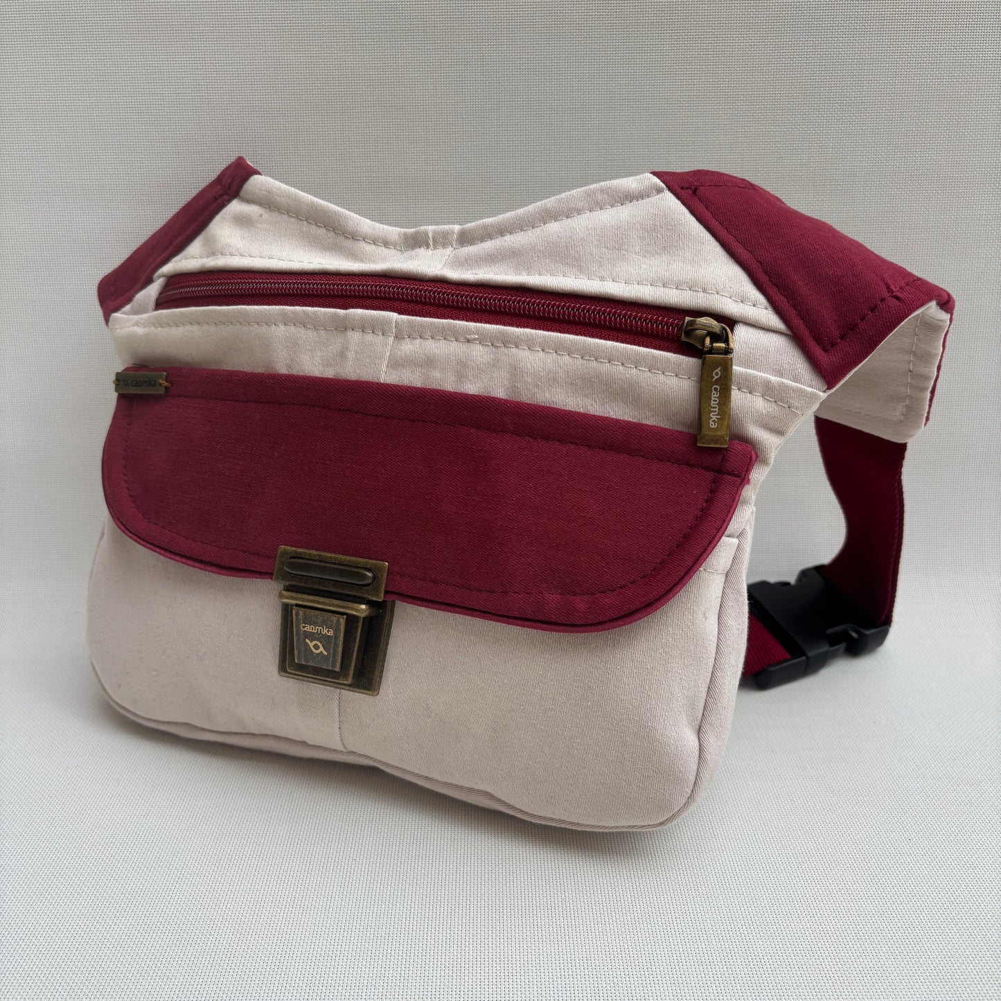 Riñonera ♻️ Jeans Recycled ♻️ + Bolsillo trasero con cremallera · Pieza Única Núm. 18048