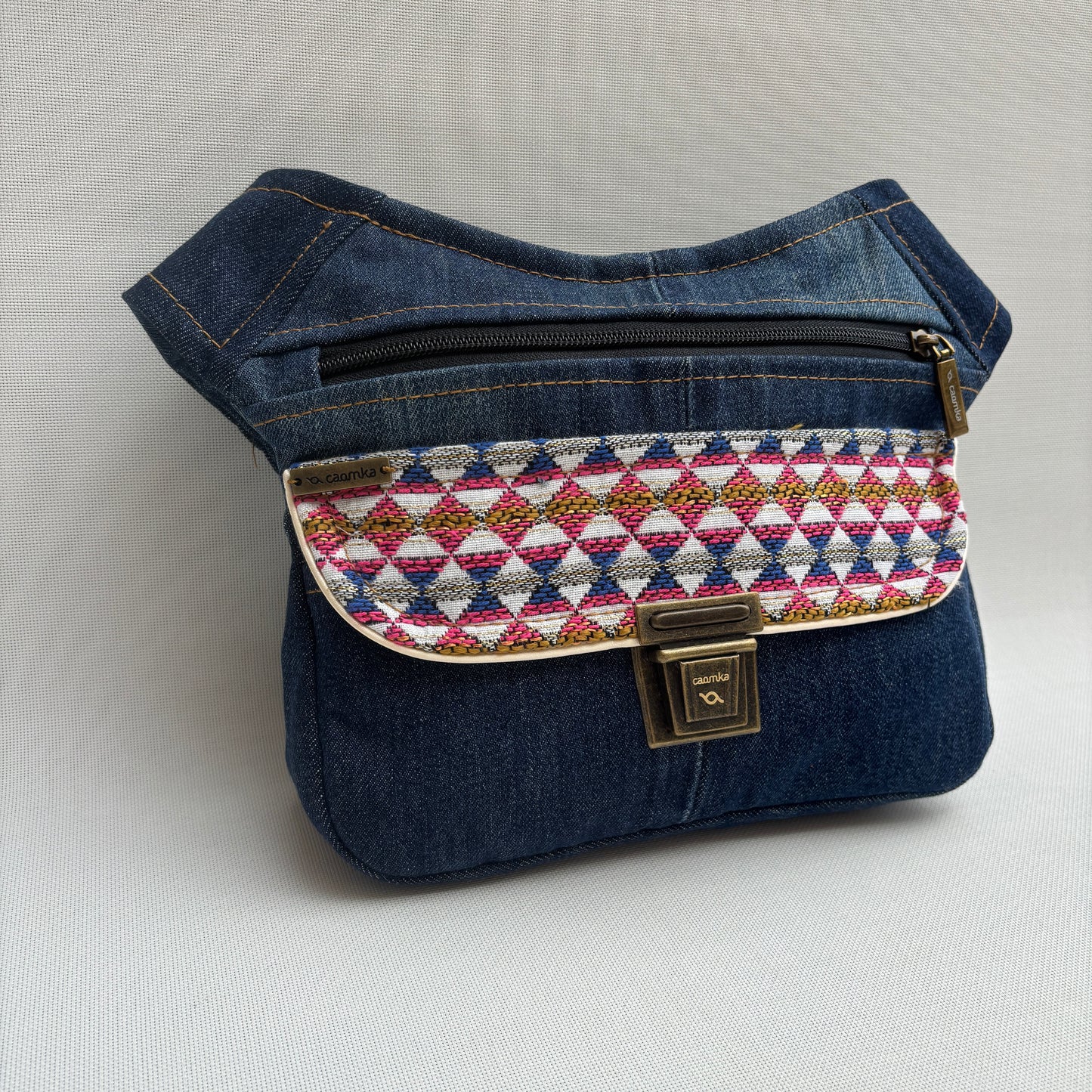 Riñonera ♻️ Jeans Recycled ♻️ · Pieza Única Núm. 18052