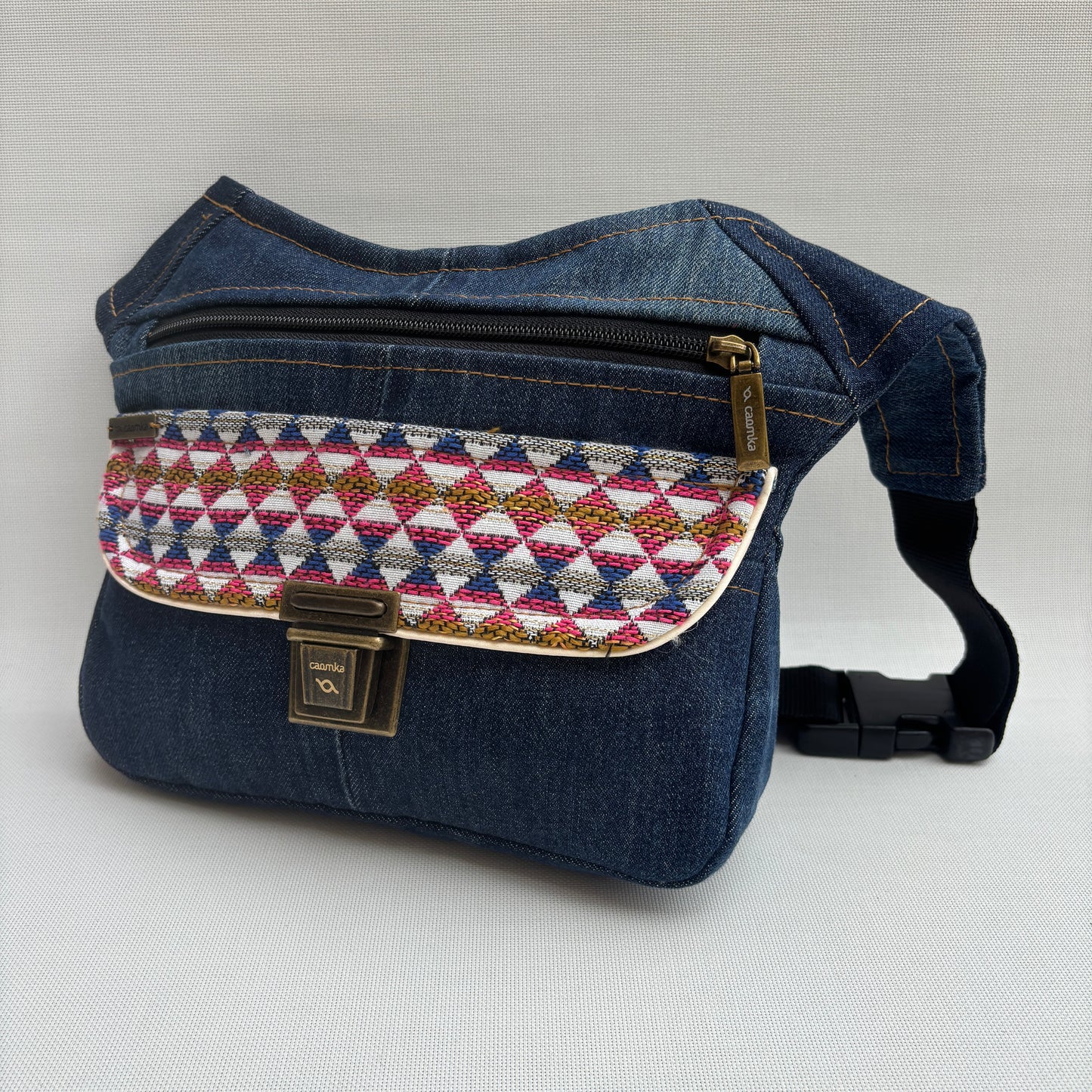 Riñonera ♻️ Jeans Recycled ♻️ · Pieza Única Núm. 18052