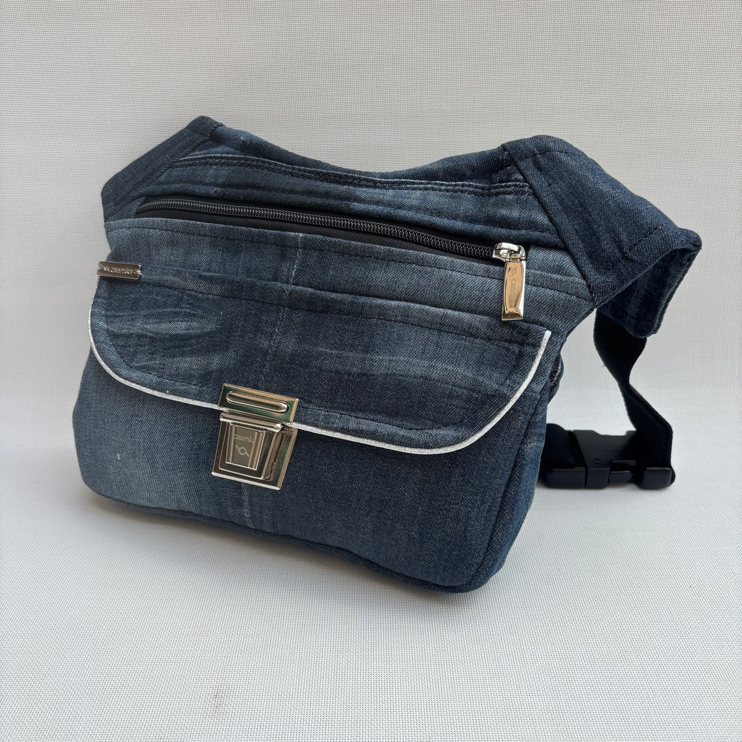 Riñonera "Special ♻️ Jeans Recycled ♻️ · Pieza Única Núm. 18047