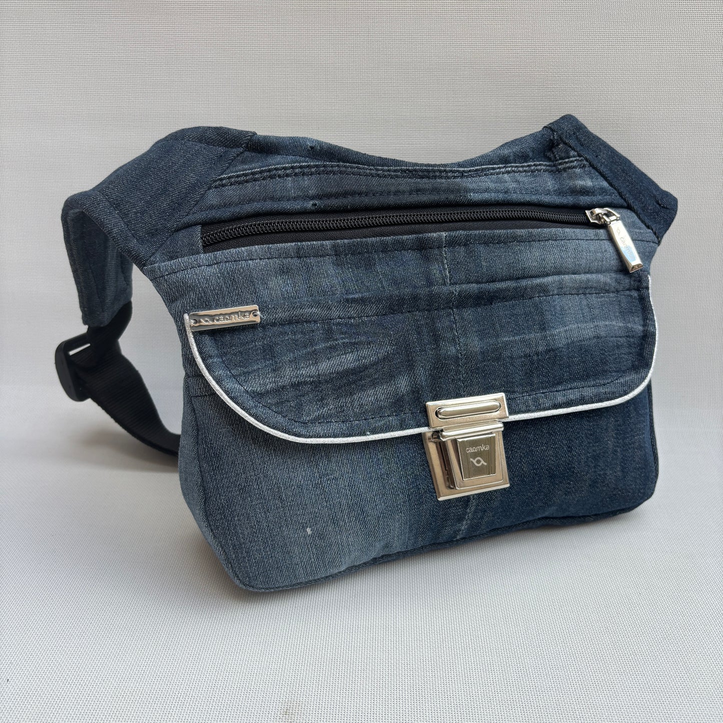 Riñonera "Special ♻️ Jeans Recycled ♻️ · Pieza Única Núm. 18047