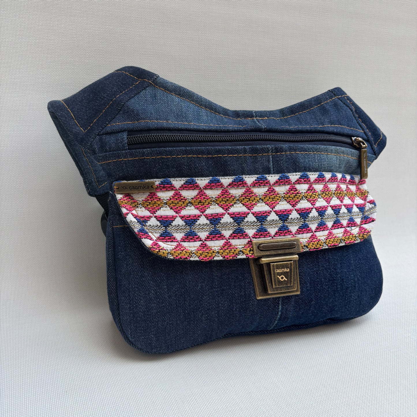 Riñonera ♻️ Jeans Recycled ♻️ · Pieza Única Núm. 18056