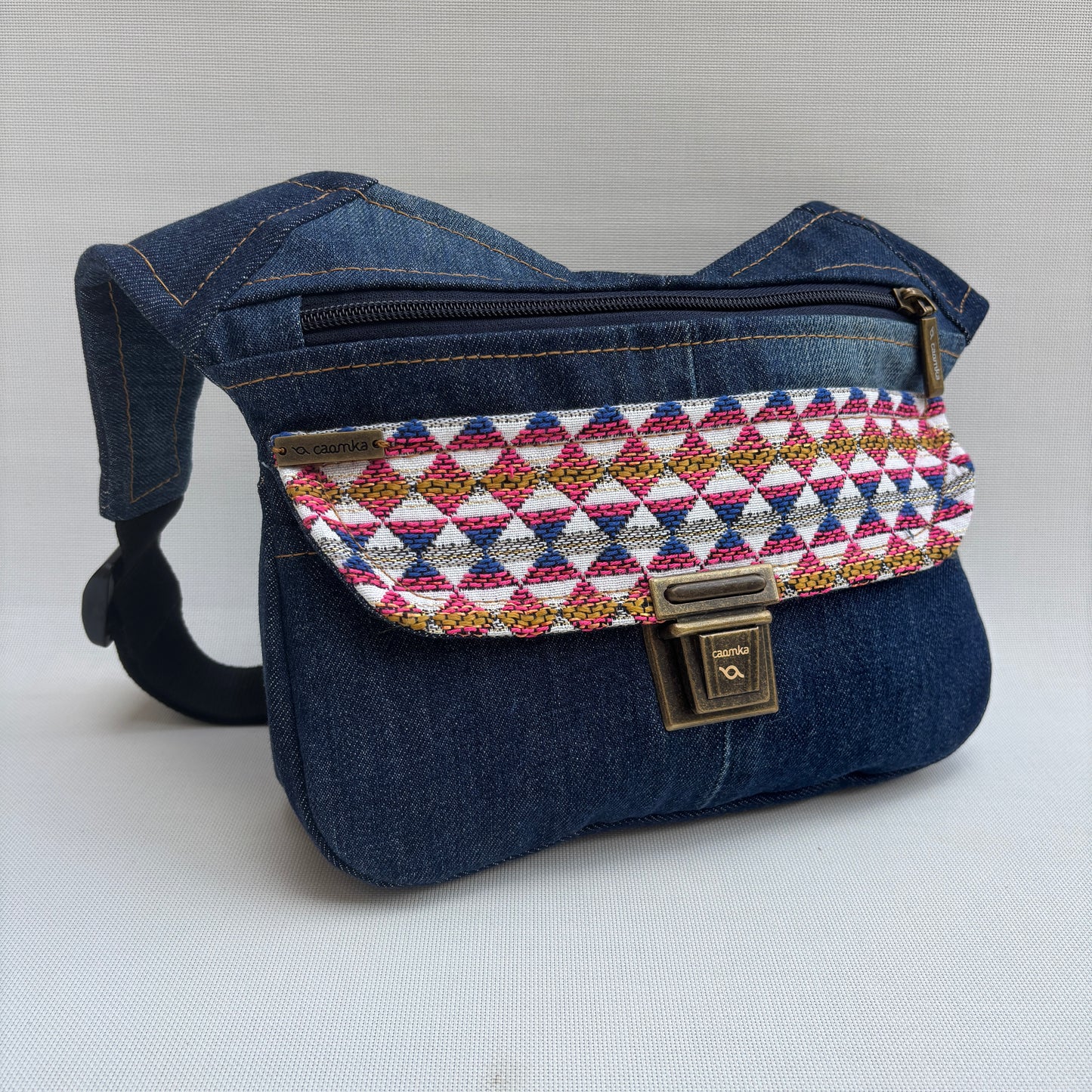 Riñonera ♻️ Jeans Recycled ♻️ · Pieza Única Núm. 18056