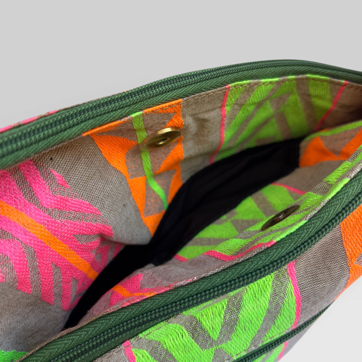 Bolso Bandolera Súper Caomka "Neon Tribal" · Pieza Única Núm. 19549