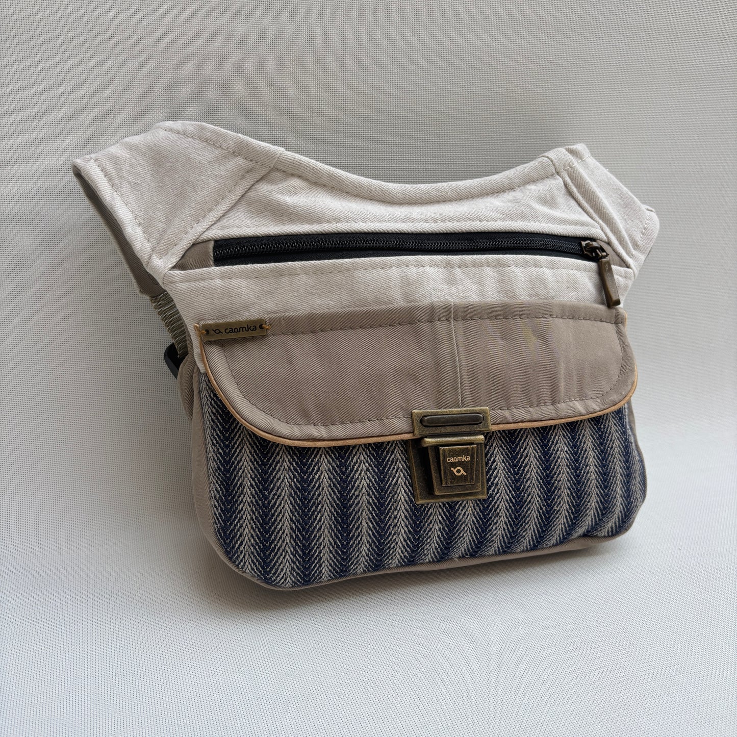 Riñonera ♻️ Docker's Recycled ♻️ · Pieza Única Núm. 18055