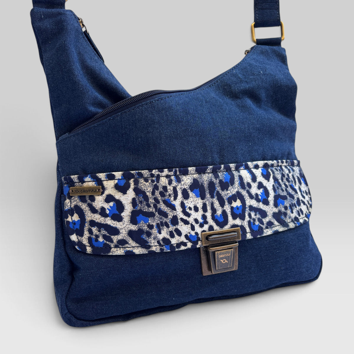 Bolso Bandolera Súper Caomka "Jeans & Animal Print" · Pieza Única Núm. 19550