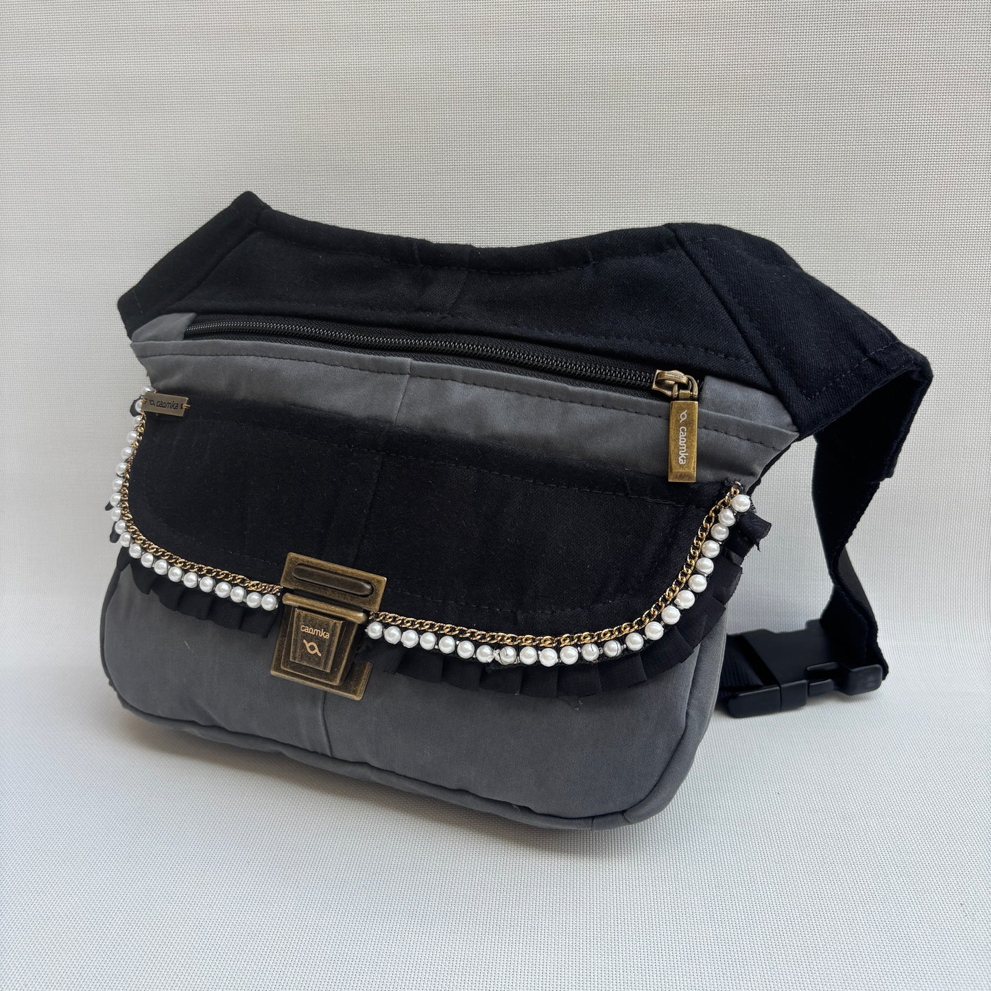 Riñonera ♻️ Black & Grey Fusion Recycled ♻️ · Pieza Única Núm. 18058