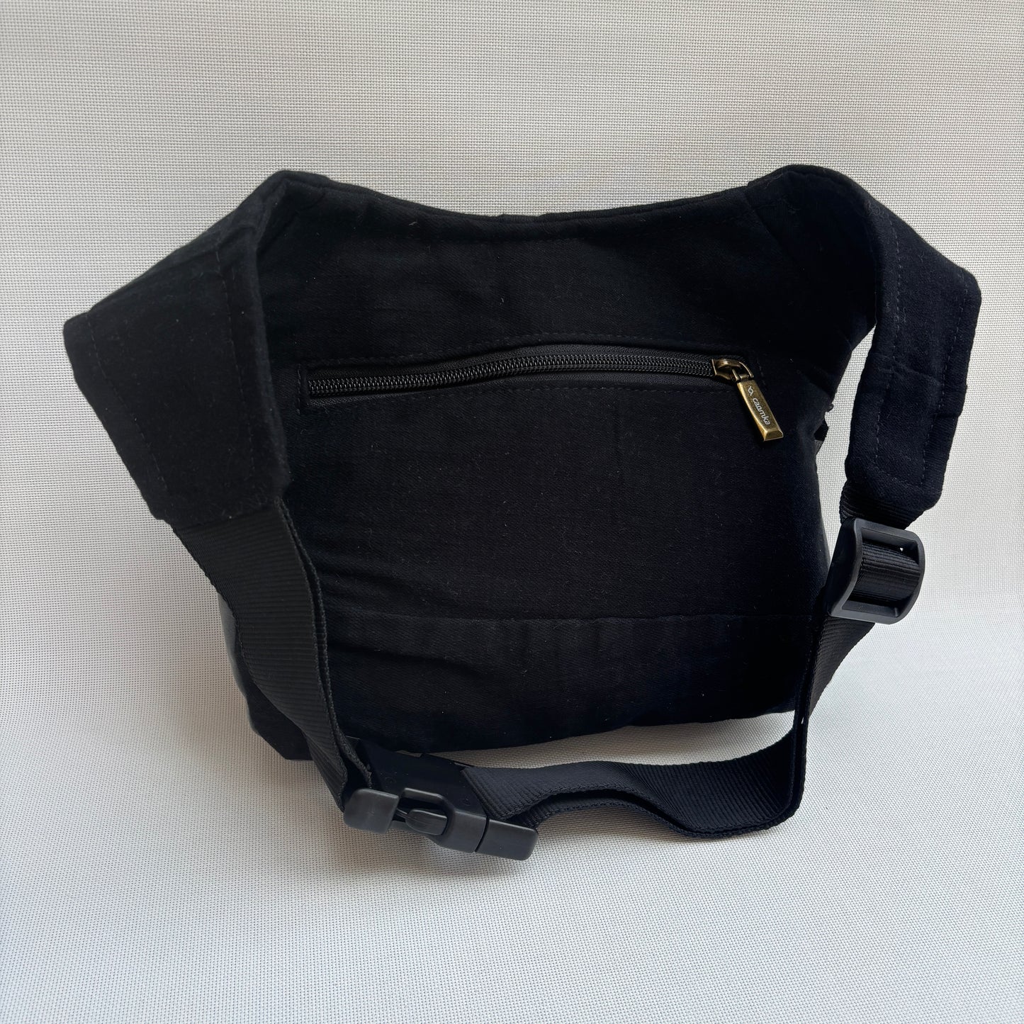 Riñonera ♻️ Black & Grey Fusion Recycled ♻️ · Pieza Única Núm. 18058