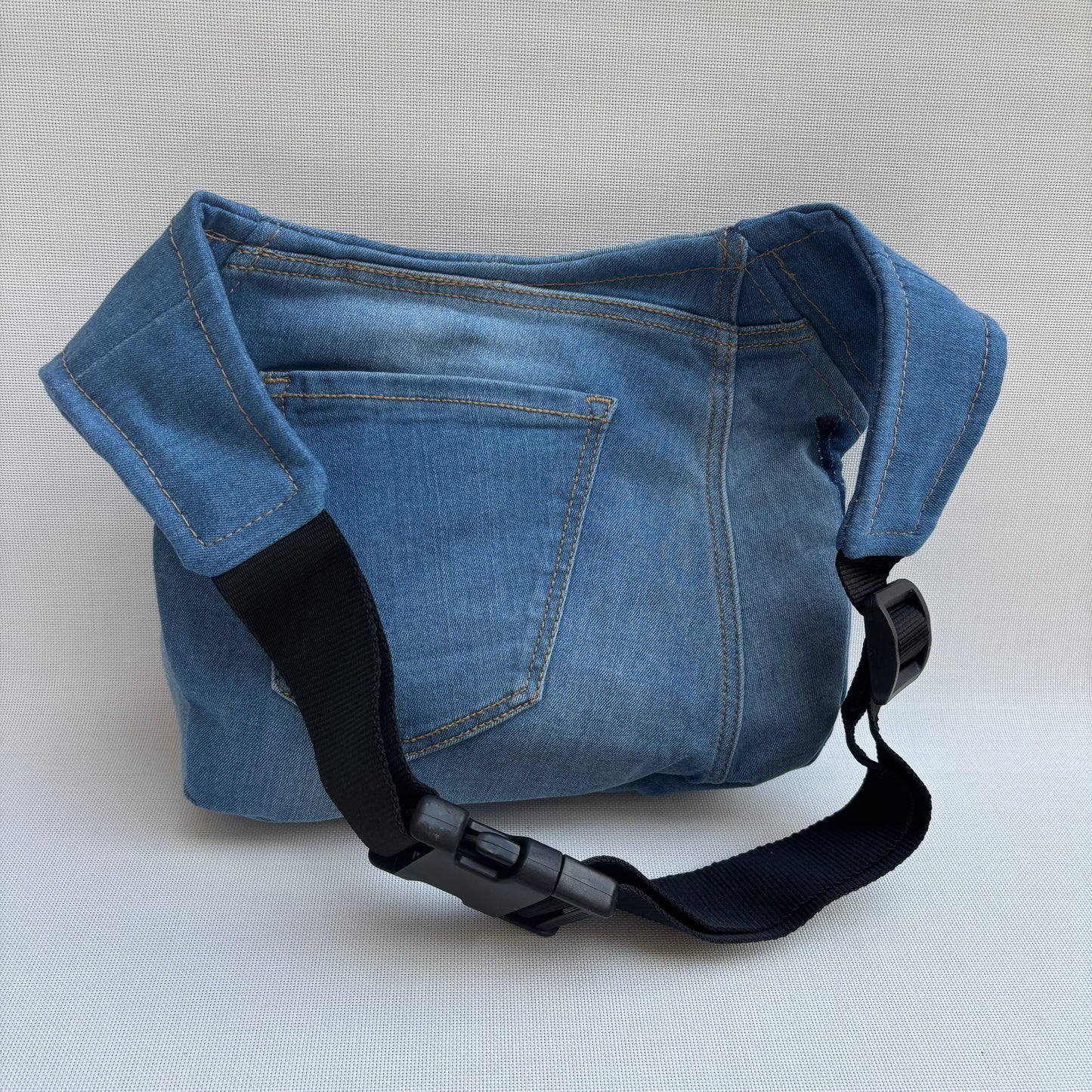 Riñonera "Special ♻️ Jeans Recycled ♻️ · Pieza Única Núm. 18057