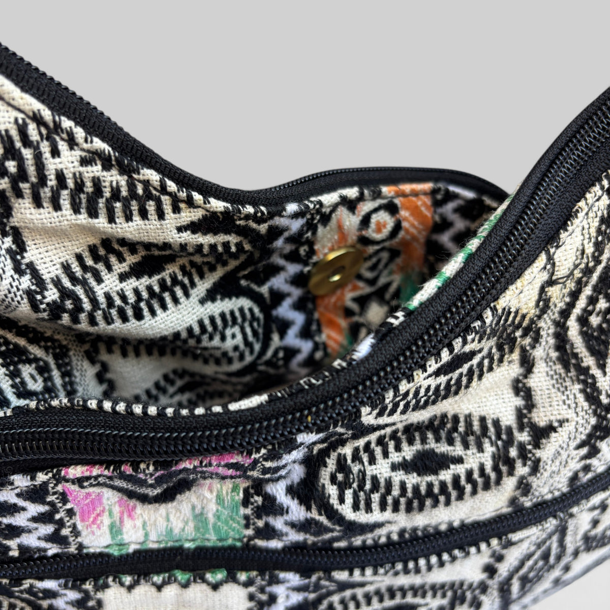 Bolso Bandolera Súper Caomka "Ethnic Black & White" · Pieza Única Núm. 19553