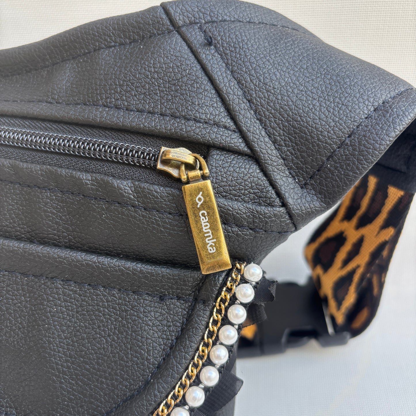 Riñonera "Luxury Annimal Print Top" + Bolsillo Trasero · Polipiel · Pieza única Núm. 18038