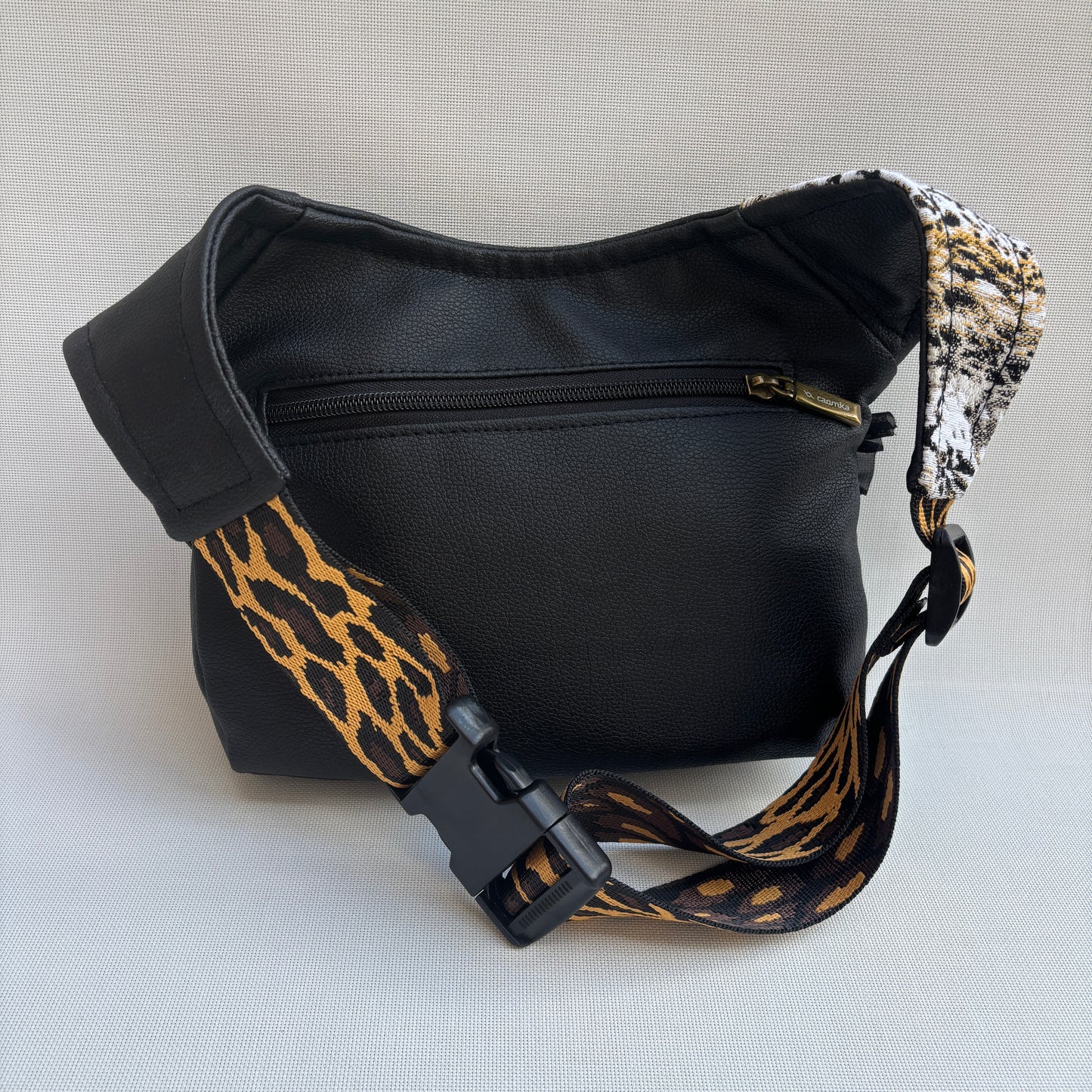 Riñonera "Luxury Annimal Print Top" + Bolsillo Trasero · Polipiel · Pieza única Núm. 18038