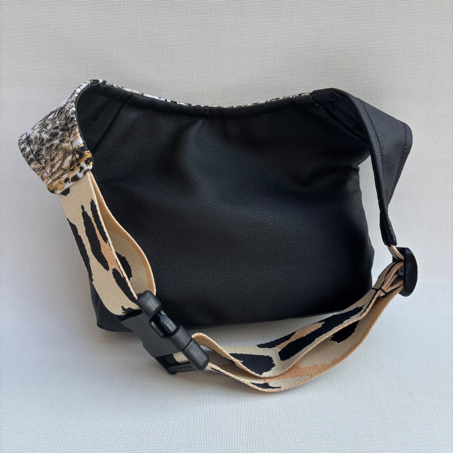 Riñonera "Animal Print Top" · Polipiel · Pieza Única Núm. 18036