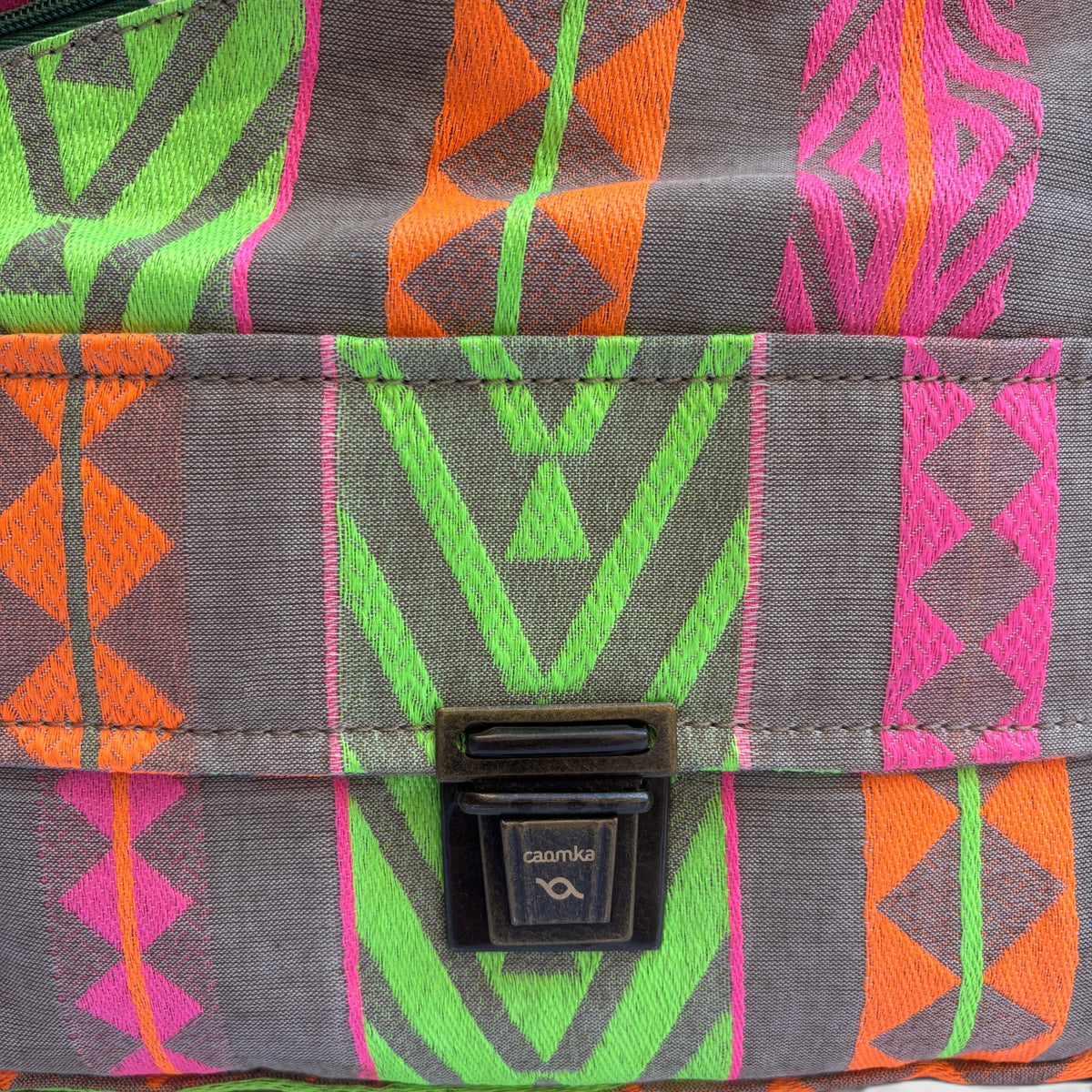 Bolso Bandolera Súper Caomka "Neon Tribal" · Pieza Única Núm. 19557