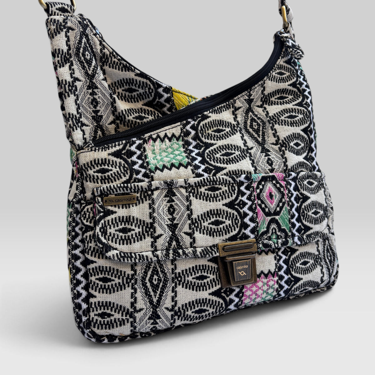 Bolso Bandolera Súper Caomka "Black & Ethnic" · Pieza Única Núm. 19559