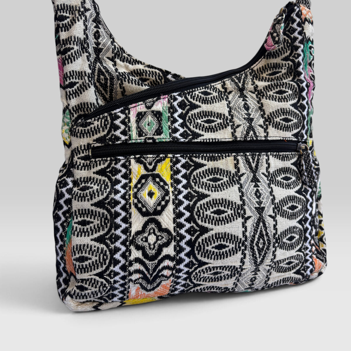 Bolso Bandolera Súper Caomka "Black & Ethnic" · Pieza Única Núm. 19559