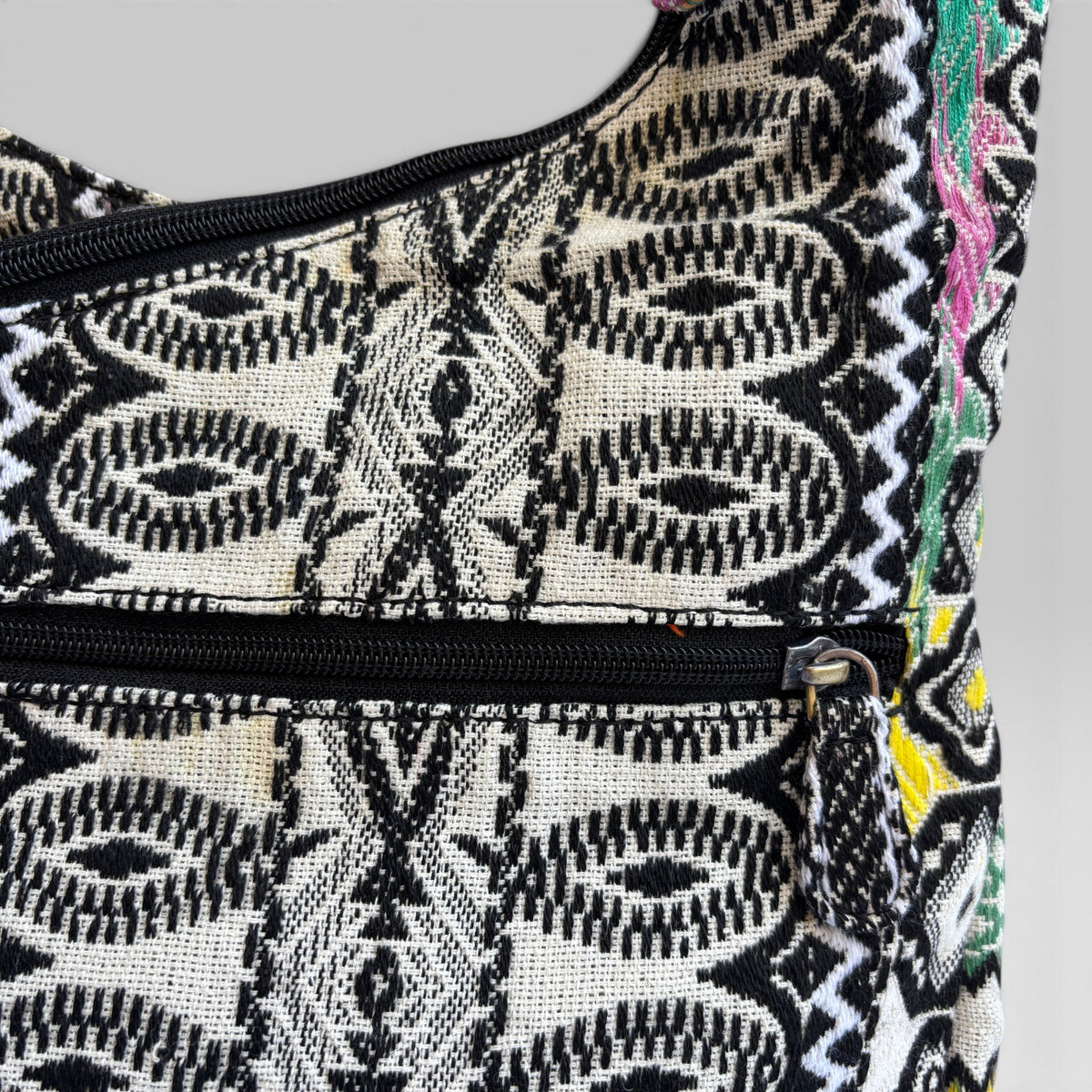 Bolso Bandolera Súper Caomka "Black & Ethnic" · Pieza Única Núm. 19559
