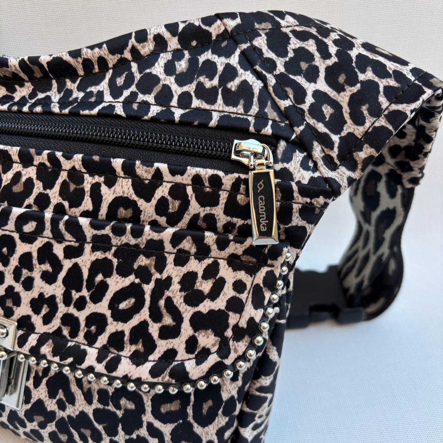Elegant Animal Print Top "Leopard" + Bolsillo trasero · Pieza Única Núm. 16487