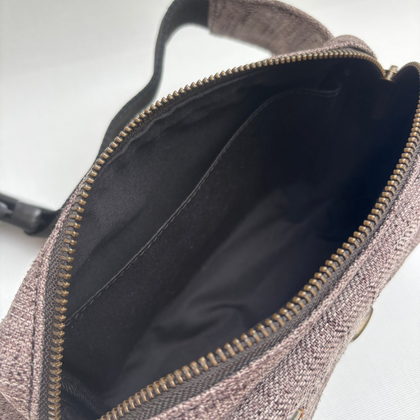 Riñonera Urban · MARRÓN · Pieza Exclusiva Núm. 18003