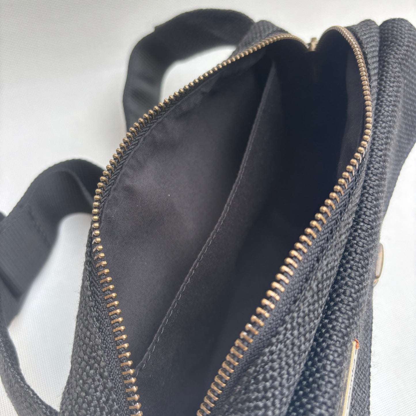 Riñonera Urban · NEGRO · Pieza Exclusiva Núm. 18000