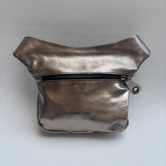 Riñonera Mini "Premium Dorada Metalizada" · Piel Natural · Cuero · Pieza Exclusiva Núm. 17323