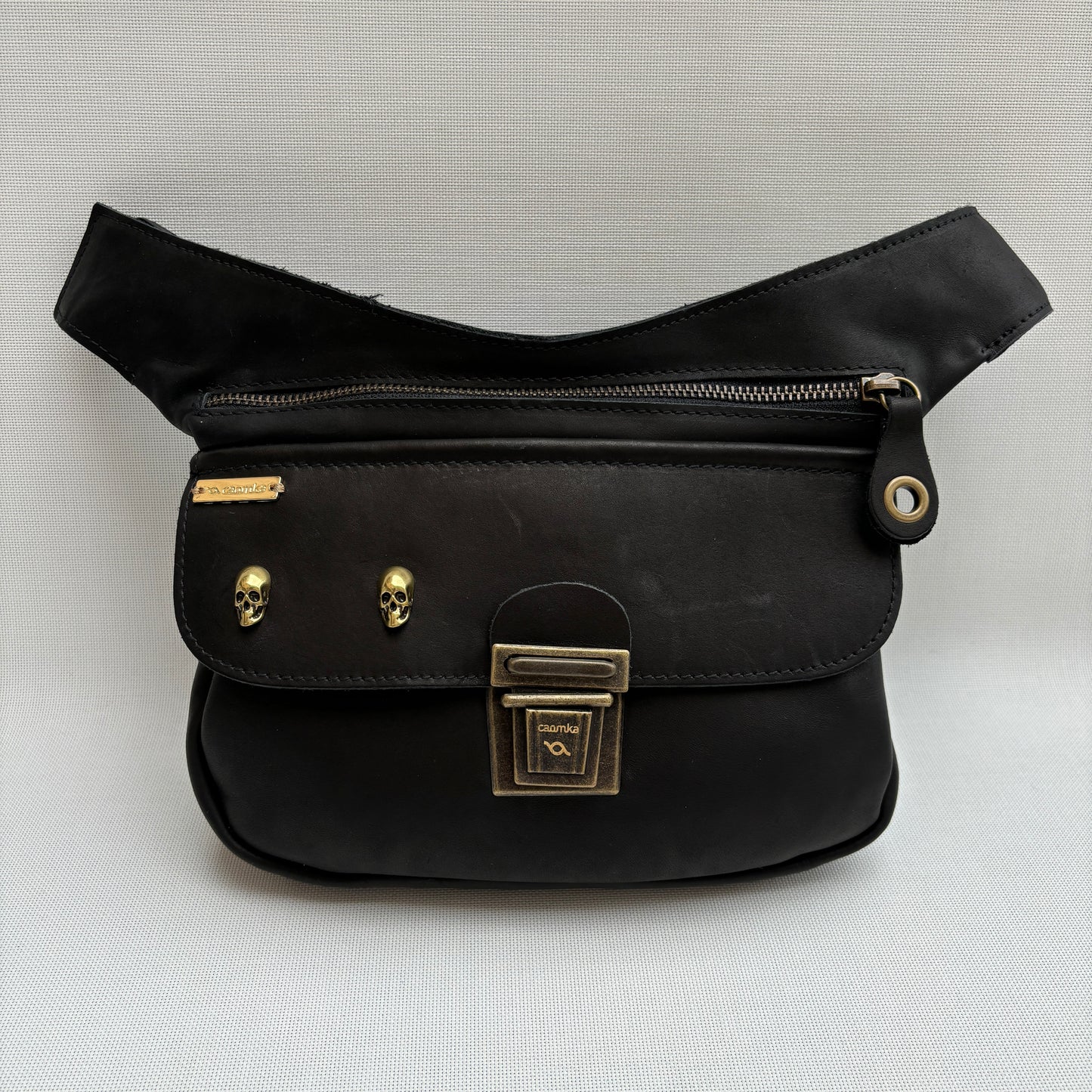 Premium Black Scary Skulls & Old Gold · Piel - Cuero · Pieza Única Núm. 16043