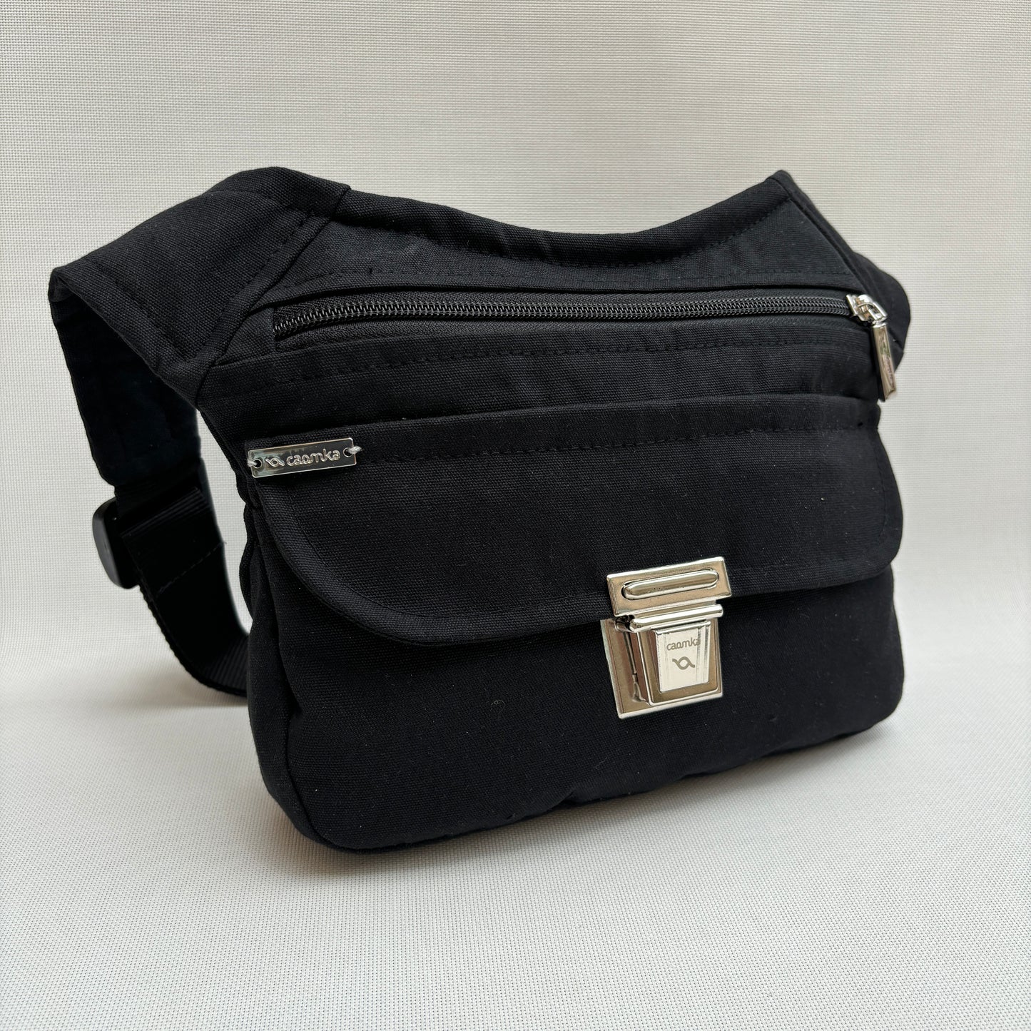 Classic Black Silver + Back pocket Exclusive Part No. 12172