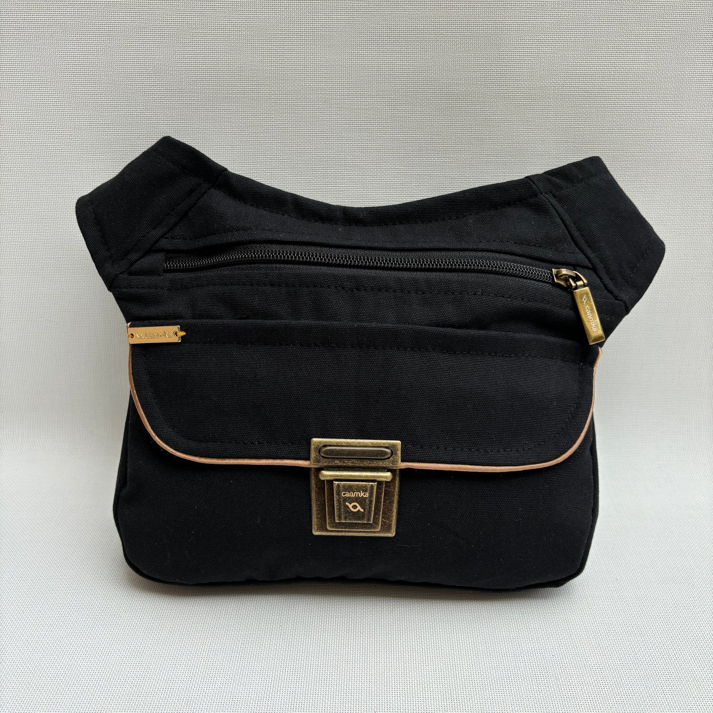 Classic Black Silver + Back pocket Exclusive Part No. 12172