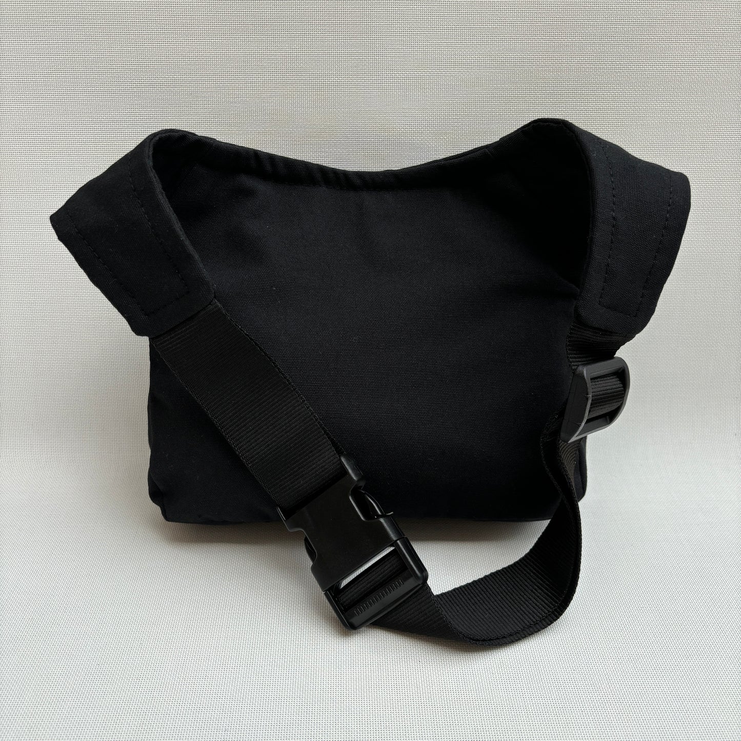 Classic Black Silver + Back pocket Exclusive Part No. 12172