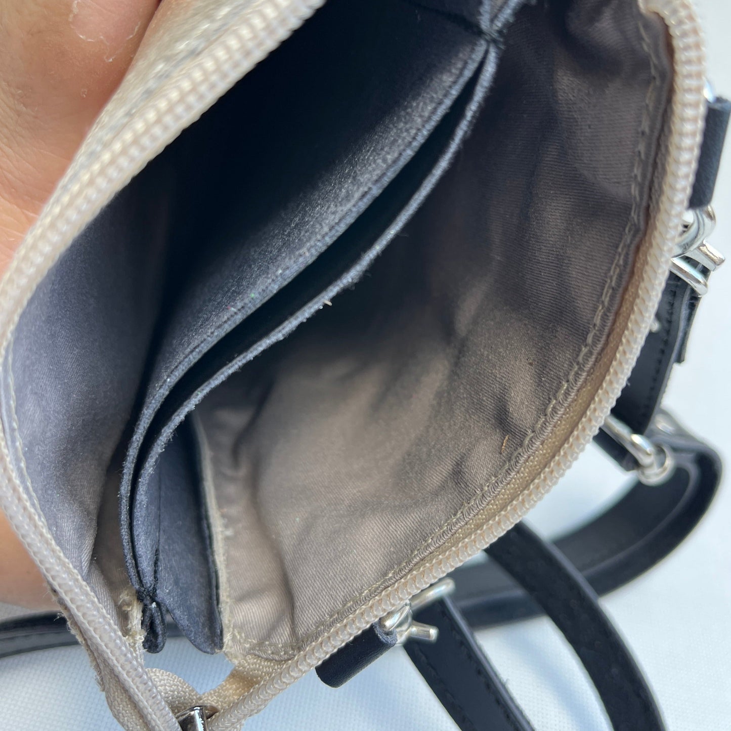 (-50%) Porta Móvil · Diseño Top · Piel natural · Amarillo