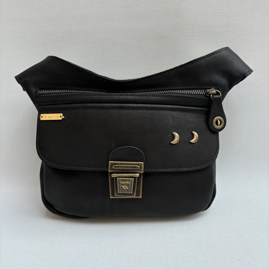 Premium Black Moons & Old Gold · Piel - Cuero · Pieza Exclusiva Núm. 15600