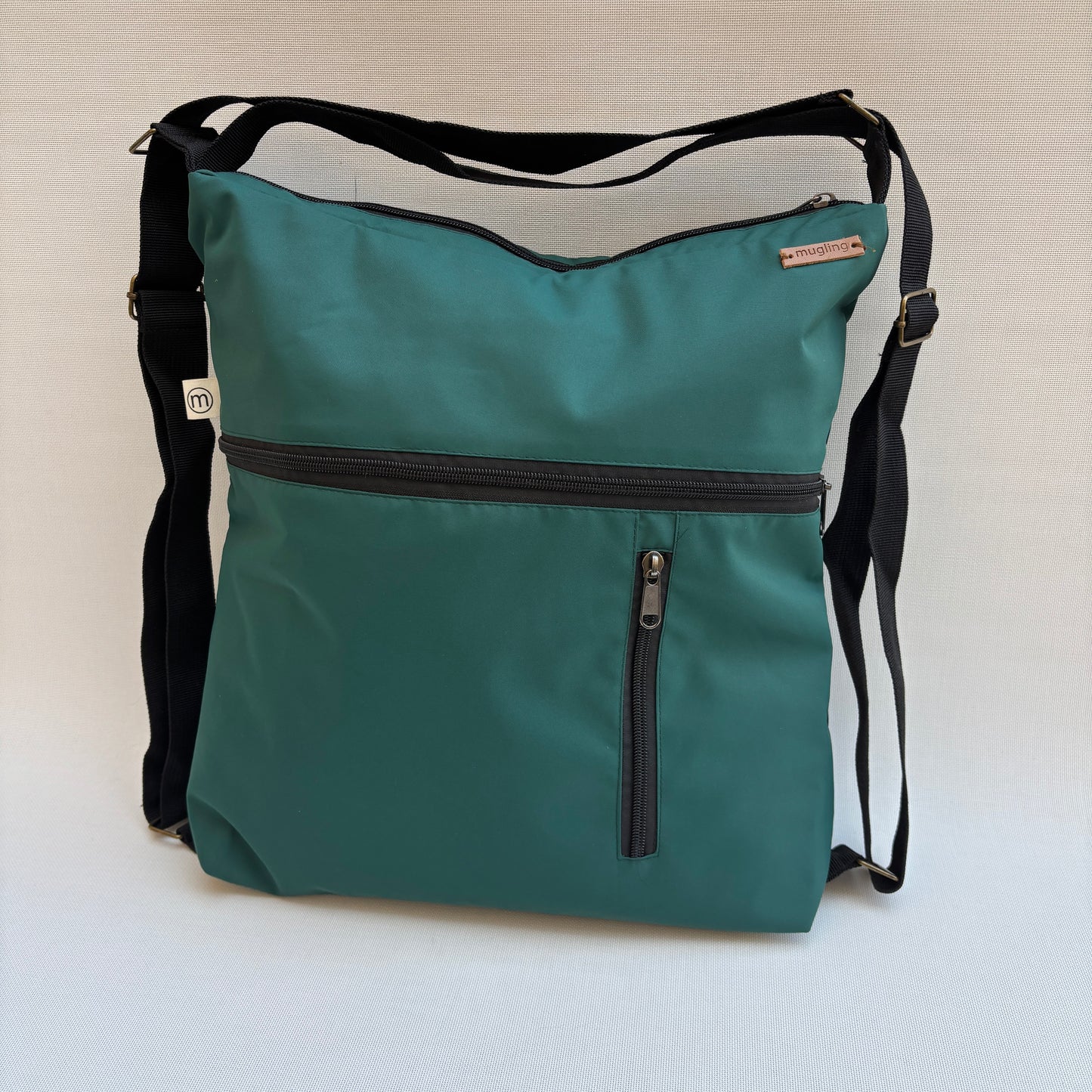 Mochila - Bolso - Tote Bag - Impermeable · Mutifunción · "Nepal" Color Verde · Súper ligera · Pieza 17086