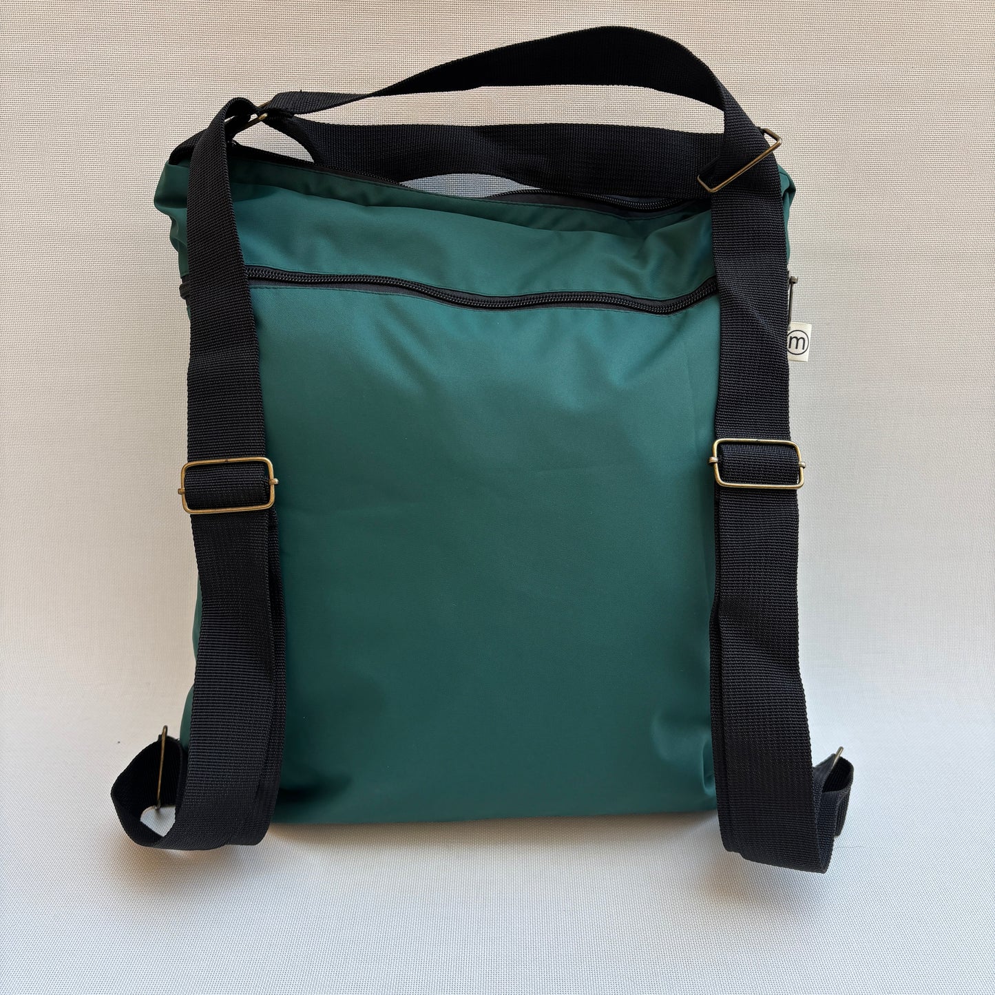 Mochila - Bolso - Tote Bag - Impermeable · Mutifunción · "Nepal" Color Verde · Súper ligera · Pieza 17086