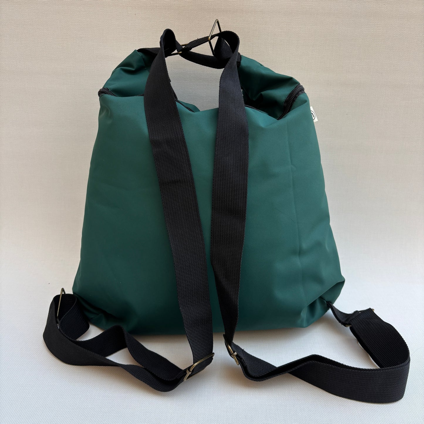 Mochila - Bolso - Tote Bag - Impermeable · Mutifunción · "Nepal" Color Verde · Súper ligera · Pieza 17086