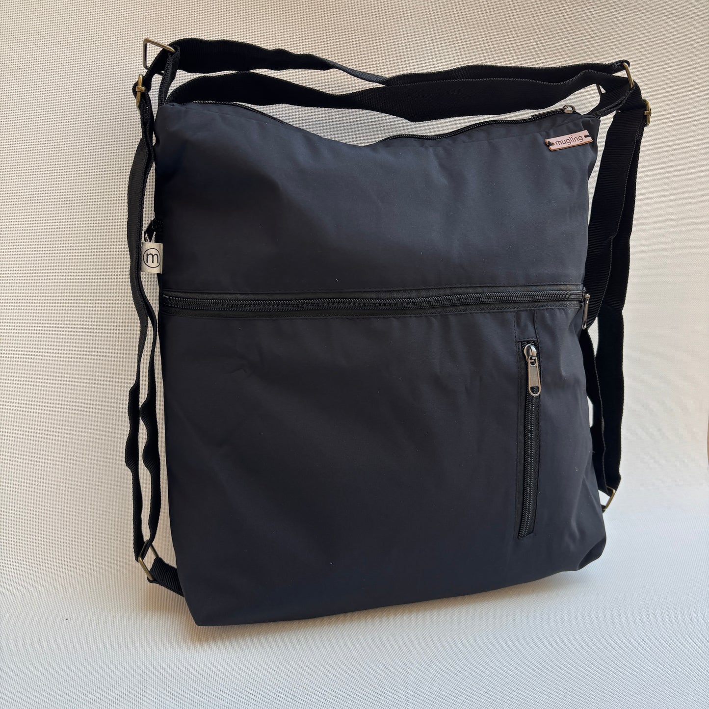 Mochila - Bolso - Tote Bag - Impermeable · Mutifunción · "Nepal" Color Negro · Súper ligera · Pieza 17087