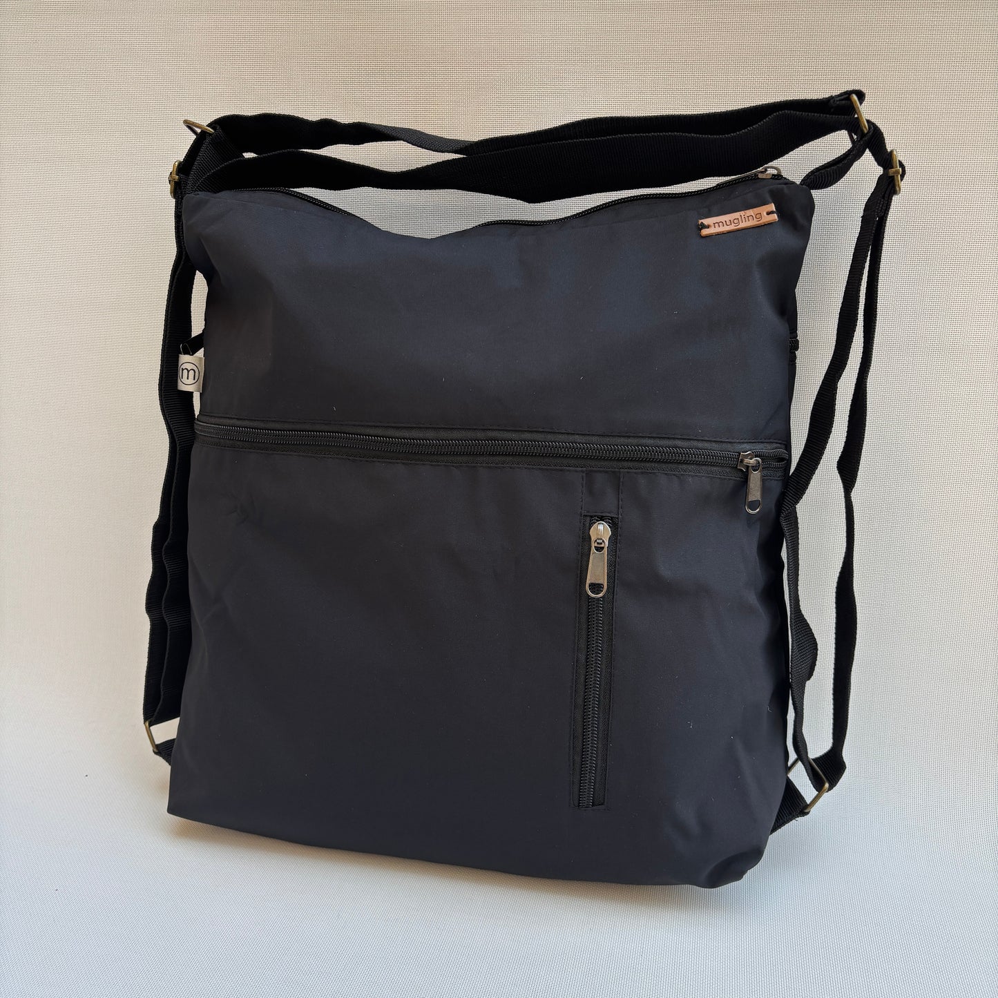 Mochila - Bolso - Tote Bag - Impermeable · Mutifunción · "Nepal" Color Negro · Súper ligera · Pieza 17087