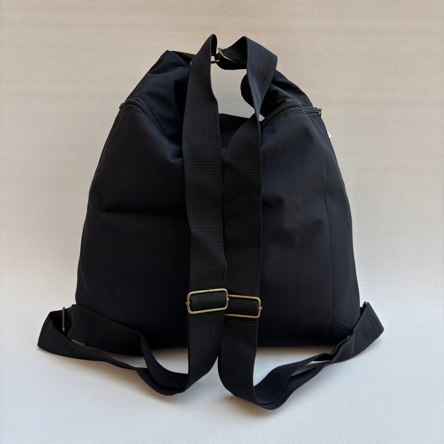 Mochila - Bolso - Tote Bag - Impermeable · Mutifunción · "Nepal" Color Negro · Súper ligera · Pieza 17087