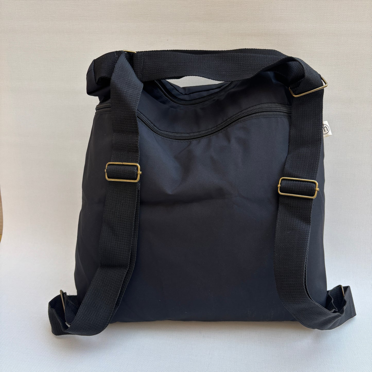 Mochila - Bolso - Tote Bag - Impermeable · Mutifunción · "Nepal" Color Negro · Súper ligera · Pieza 17087