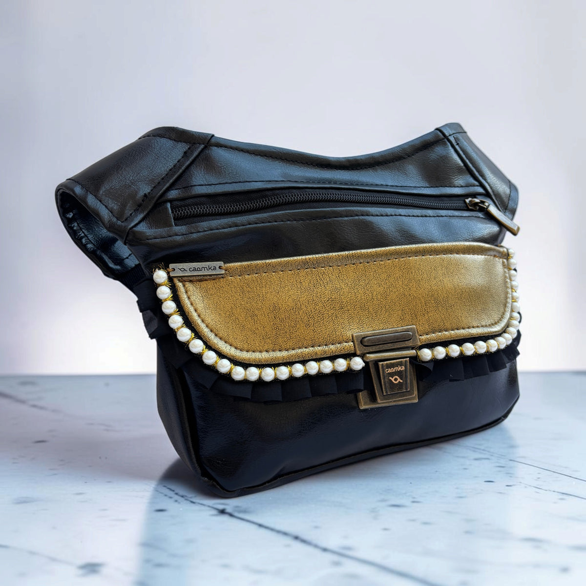 Riñonera "Special Black & Golden Luxury Top" · Polipiel · Pieza Única Núm. 19607