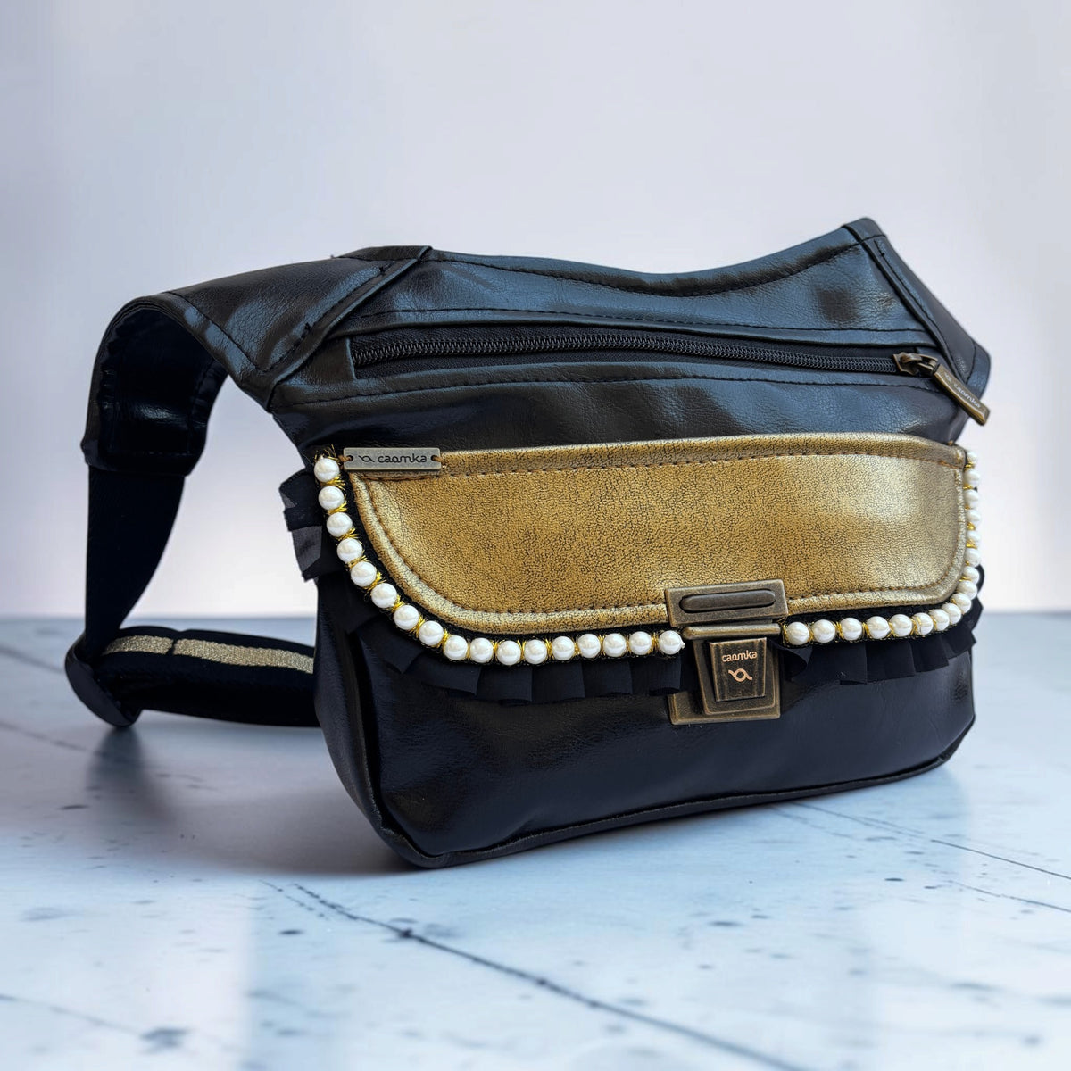 Riñonera "Special Black & Golden Luxury Top" · Polipiel · Pieza Única Núm. 19607