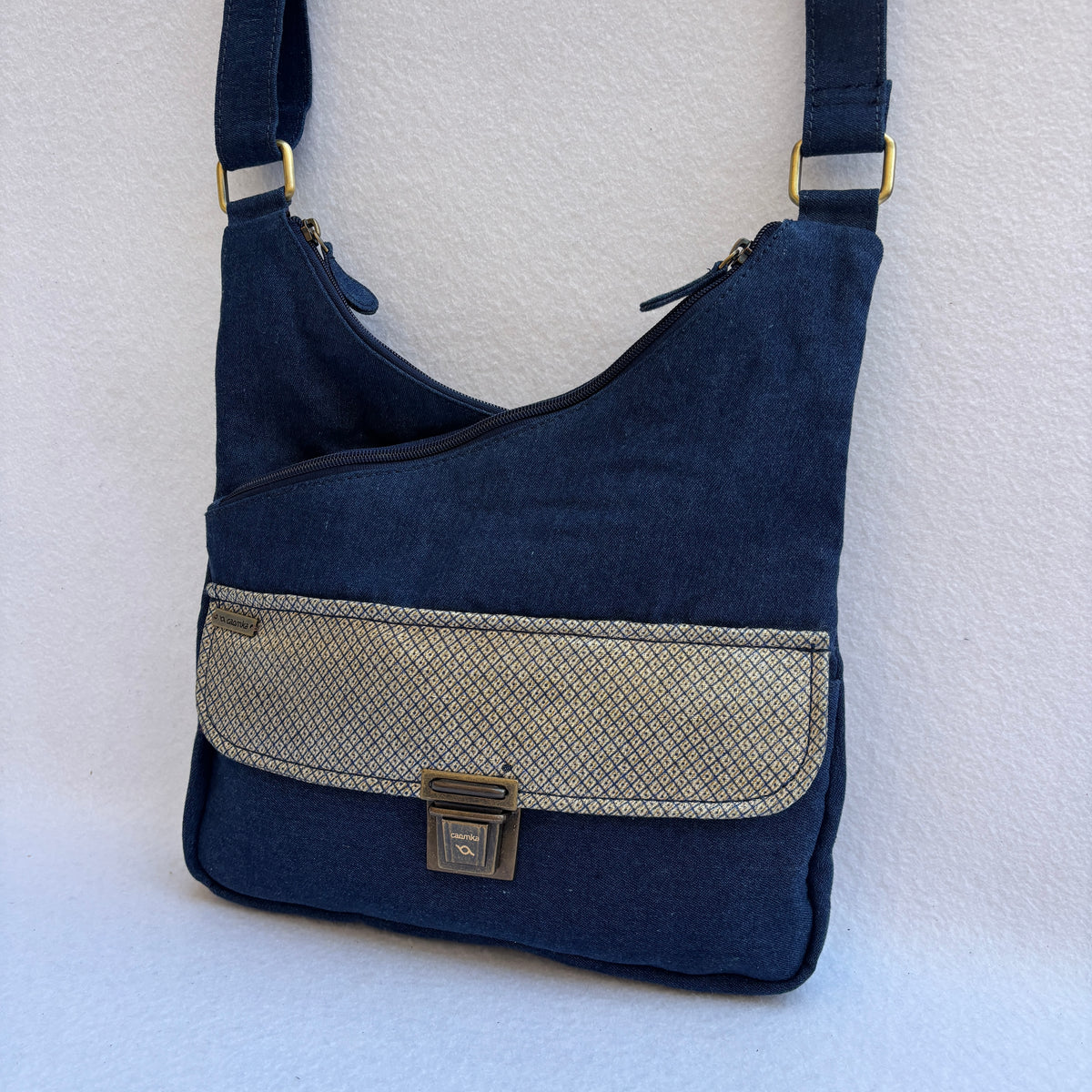 (TARA -20€) Bolso Bandolera Súper Caomka “Geometric Jeans” · Pieza Única Núm. 19631