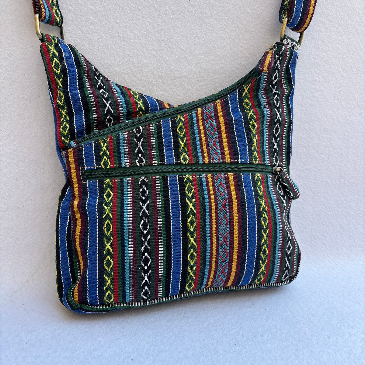 Bolso Bandolera Súper Caomka “Ethnic Rainbow Stripes” · Pieza Exclusiva Núm. 19627