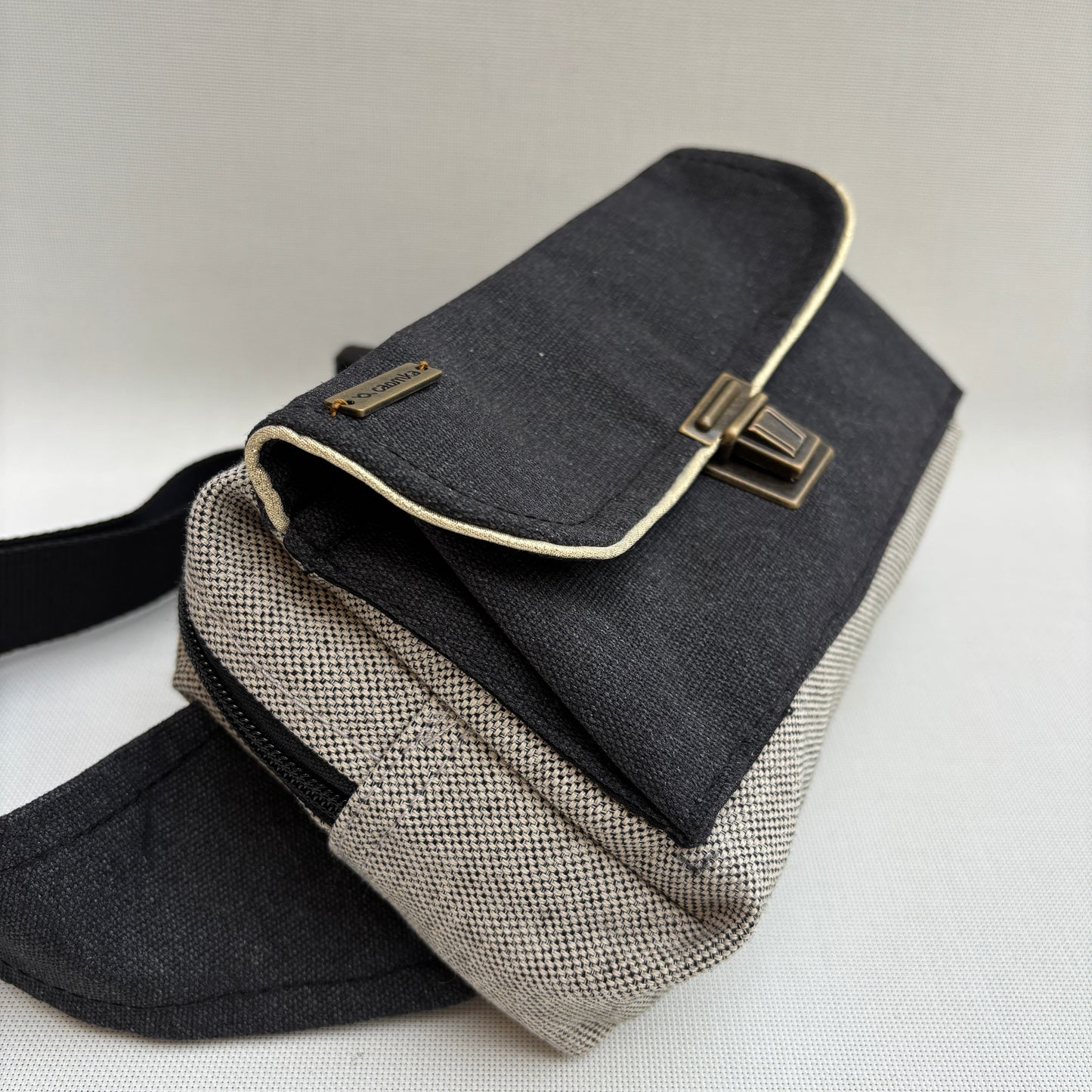 Riñonera Urban "Elegant Gray" · Pieza Única Núm. 18760