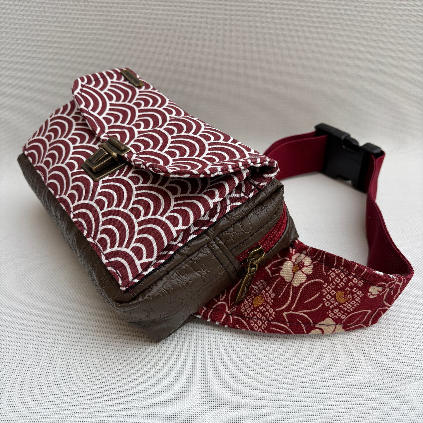 Riñonera Urban "Special Japanese Waves" · Polipiel · Pieza Única Núm. 18759