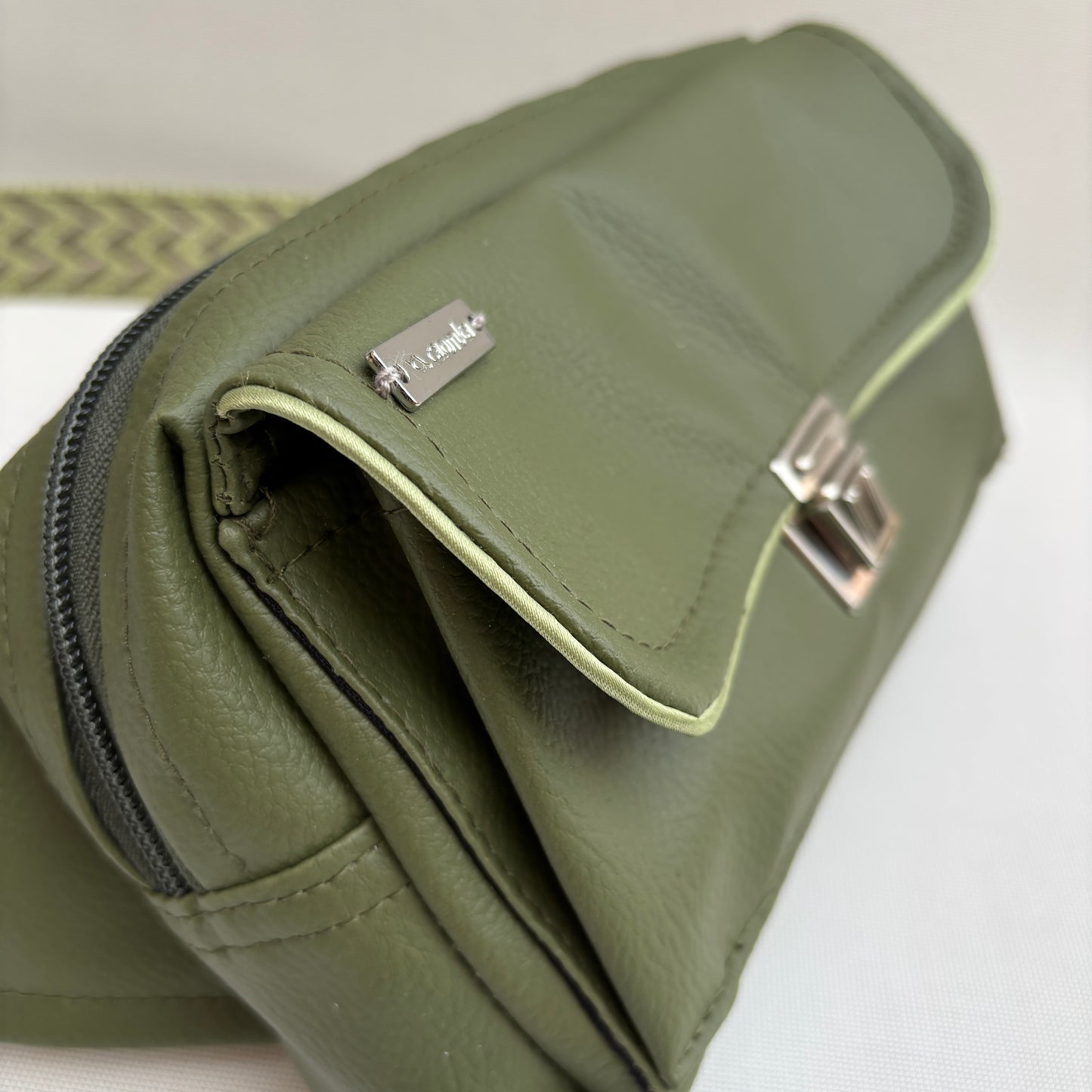 Riñonera Urban "Special Green Top" · Polipiel · Pieza Exclusiva Núm. 18749