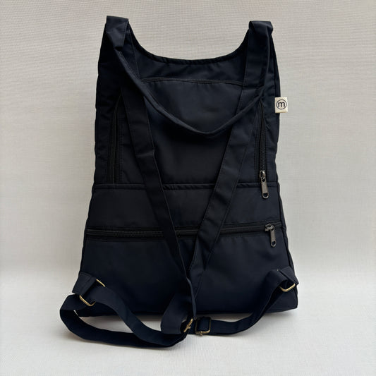 Mochila Impermeable "Everest" Color Negro · Súper ligera · Pieza 17337