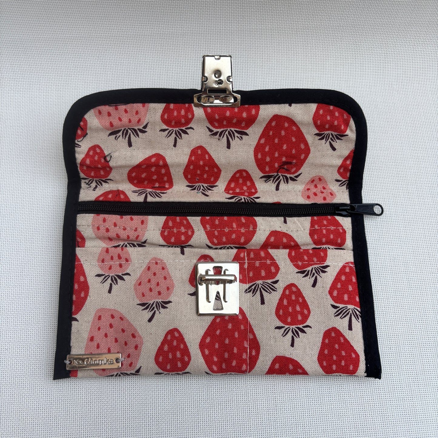 Monedero Plano CAOMKA · Pieza Única Núm. 18156